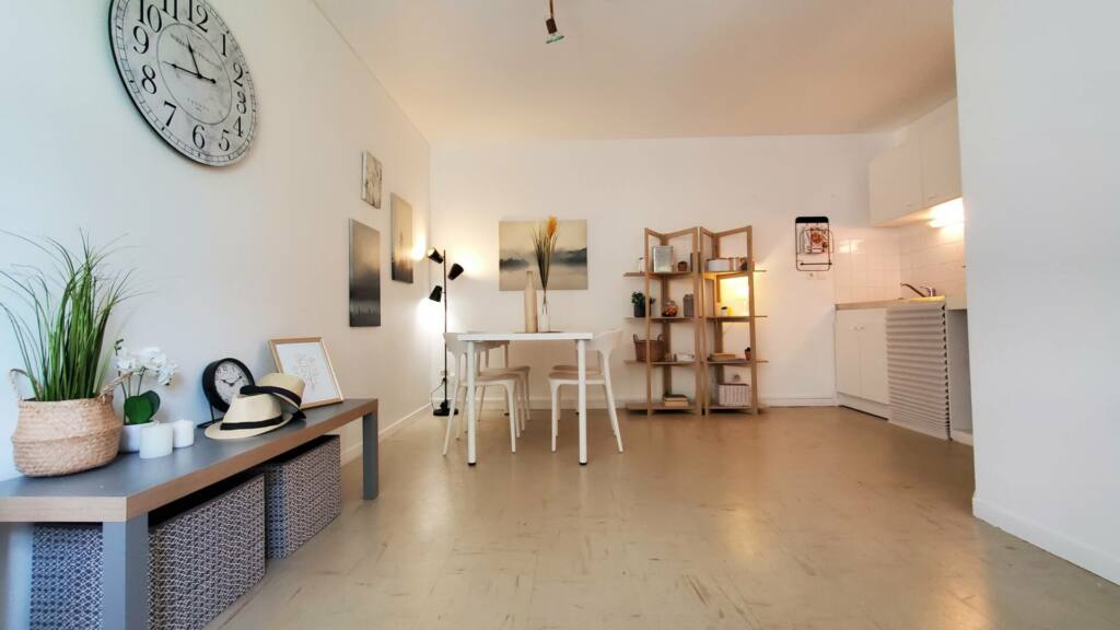 studio vendu grâce au home staging de Sophie MARTINET, décoratrice à Abbeville et alentours