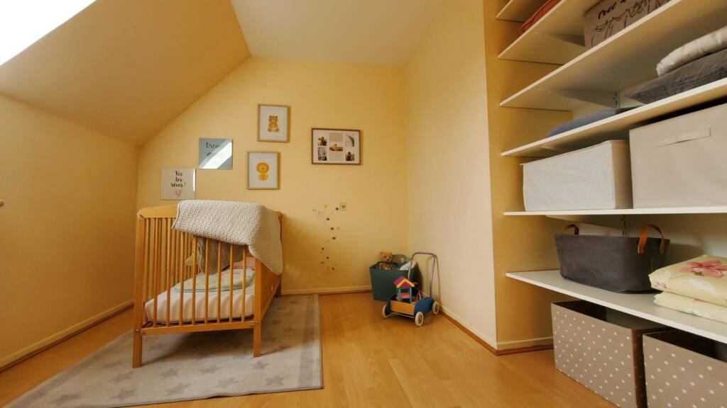 décoration d'une chambre de bébé dans une maison en vente, un home staging proposé par Sophie de sacré changement