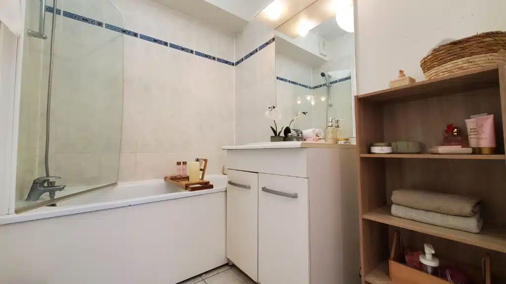 salle de bain décorée pour une vente immobilière à Amiens